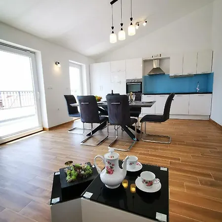 New 9 Minutes From Split Airport Apartment *