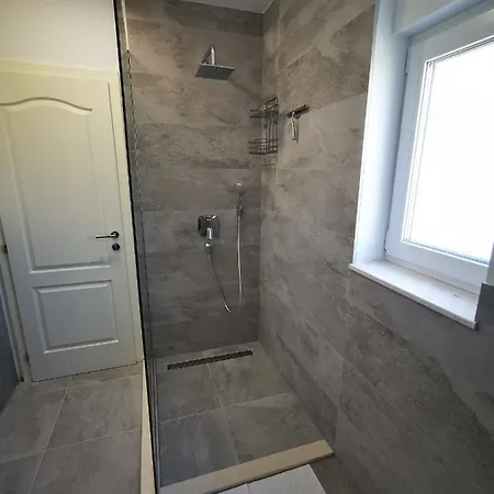 Apartment New 9 Minutes From Split Airport *