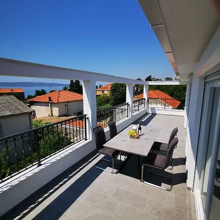 New 9 Minutes From Split Airport Apartment