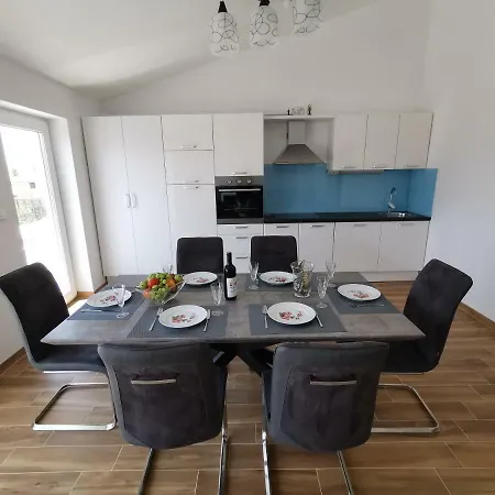 New 9 Minutes From Split Airport Appartement *