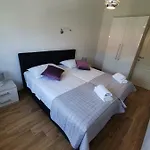 New 9 Minutes From Split Airport Apartamento *